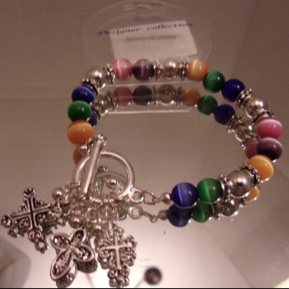 Designer Collection gorgeous cross bracelet. M10-3